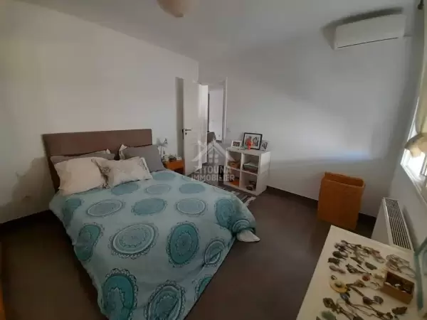 A louer un étage de villa à la Marsa Corniche