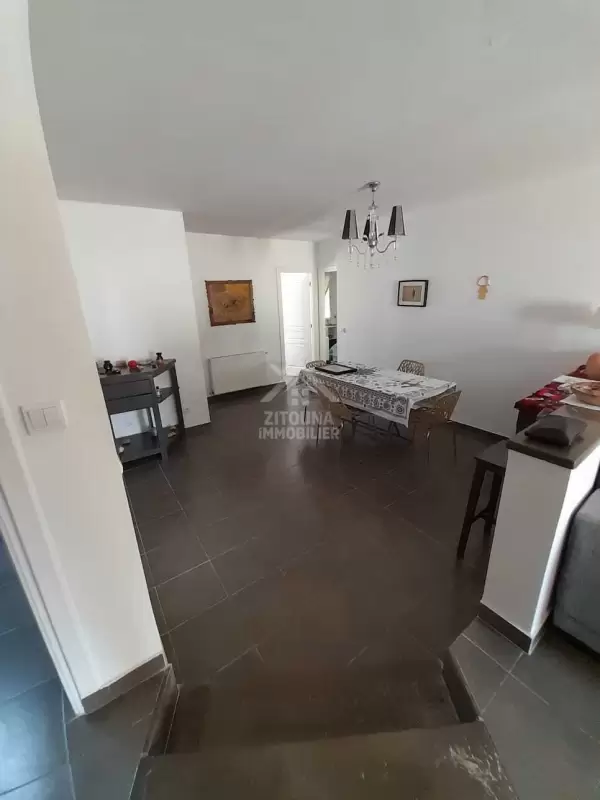 A louer un étage de villa à la Marsa Corniche