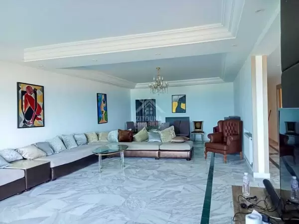 A louer une belle villa pied dans l'eau à marsa