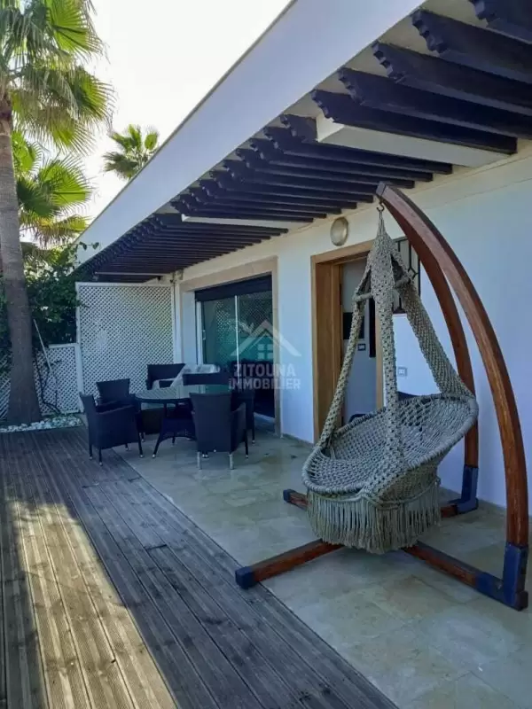 A louer une belle villa pied dans l'eau à marsa