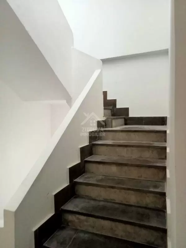 A Louer un appartement s+3 à la Marsa