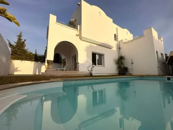 A louer une Villa S+3 à Gammarth Marina