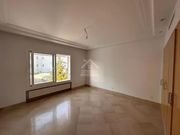 A louer une Villa S+3 à Gammarth Marina