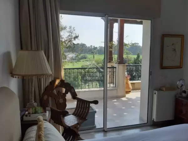 A louer un appartement non meublé à cite les pins La Marsa