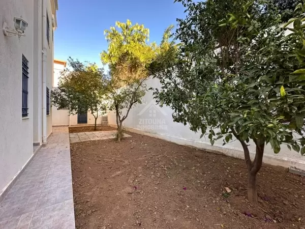 A louer un RDC de villa neuf indépendant à Gammarth