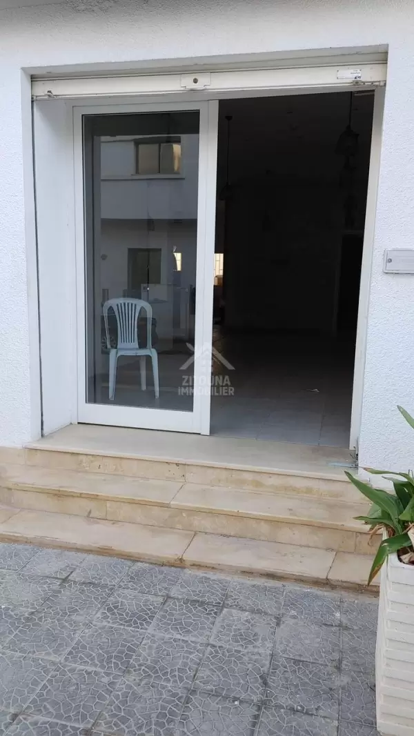 A louer trois locaux commerciaux à Kheireddine Pacha