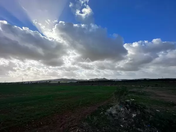 A VENDRE un terrain à coté de Geant ,Ariana
