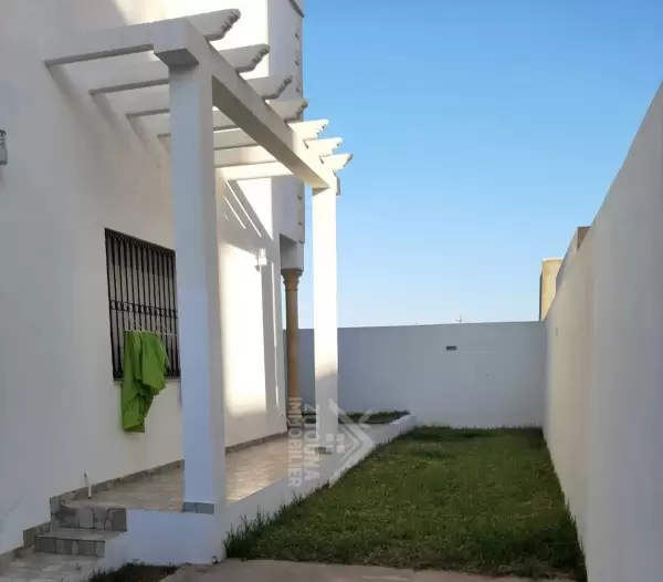A Louer une belle villa meublée à Hammamet Nord Mrezga