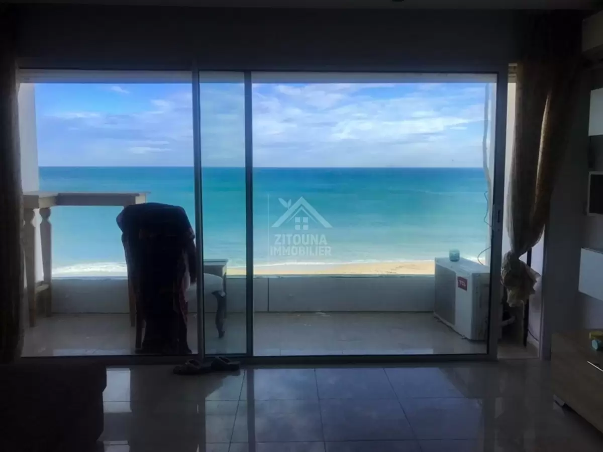 A louer un appartement s+3 vue sur mer à la marsa cube