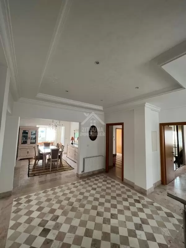 A Louer un étage de villa à Carthage dermch
