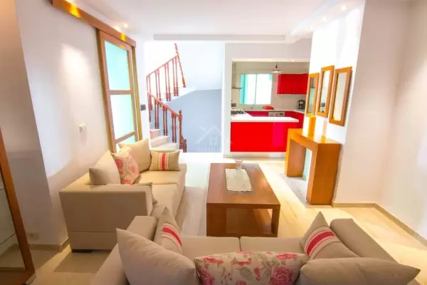 A louer un appartement meublé à Cite Ennaser