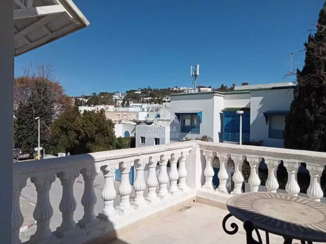 A louer étage de villa entièrement meublé à Sidi Bou Said