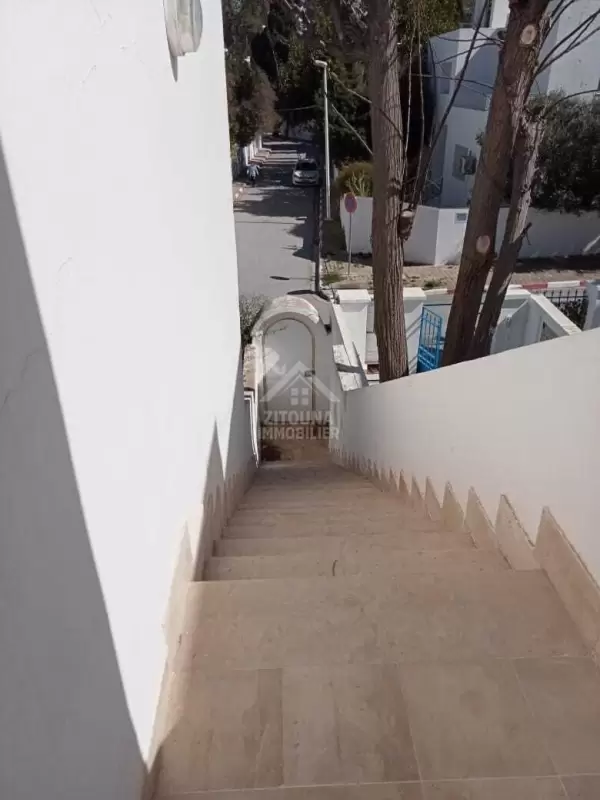 A louer étage de villa entièrement meublé à Sidi Bou Said