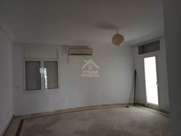 A Vendre un appartement à Gammarth Palace