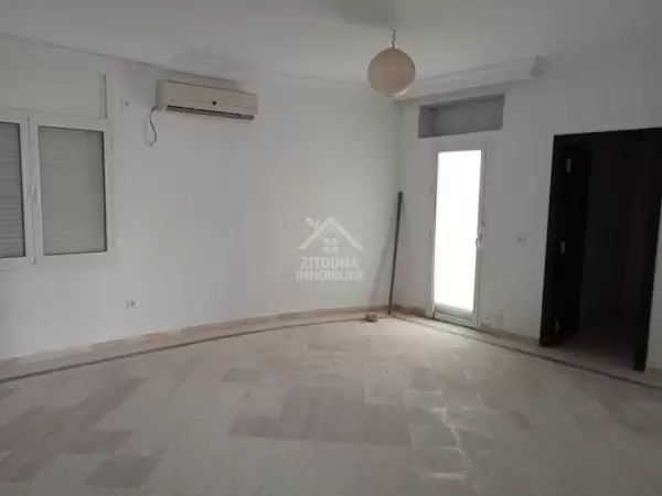 A Vendre un appartement à Gammarth Palace