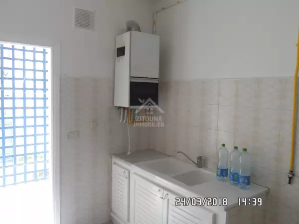 A louer un appartement S+2 au Lac 1 à usage bureautique