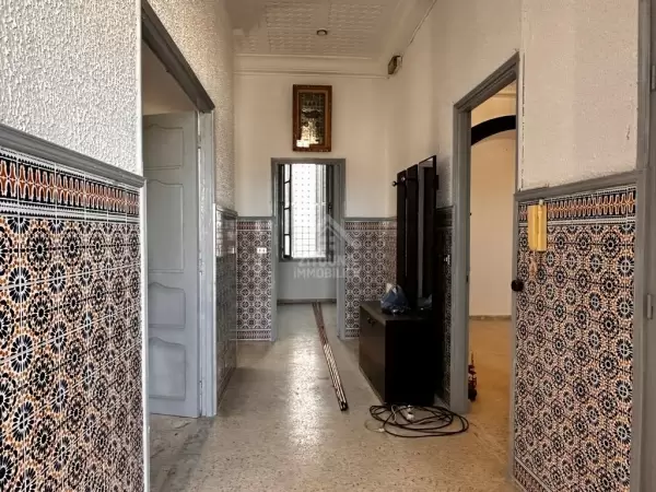 A louer une grande villa à usage Bureautique à Montfleury Tunis