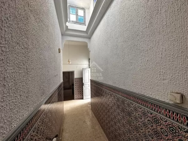 A louer une grande villa à usage Bureautique à Montfleury Tunis