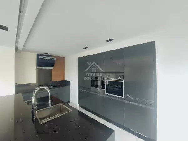 A louer un appartement s+2 à Gammarth supérieur