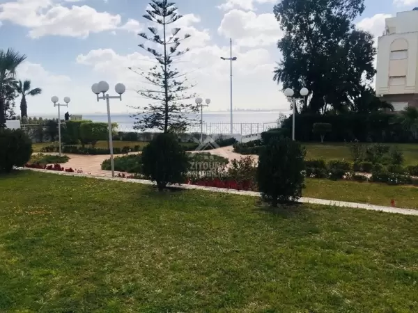 a louer un appartement s+3 au lac 1