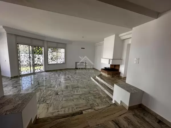 A louer une grande villa à la Marsa
