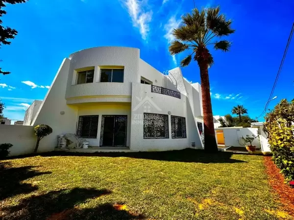 A louer une grande villa à la Marsa