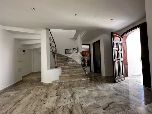 A louer une grande villa à la Marsa