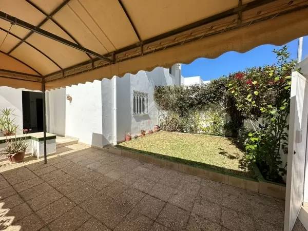A louer un beau duplex avec jardin à la Marsa