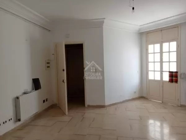 A Vendre un appartement s+2 à Cite Rabia