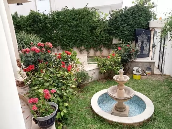 A vendre une belle villa à l'aouina