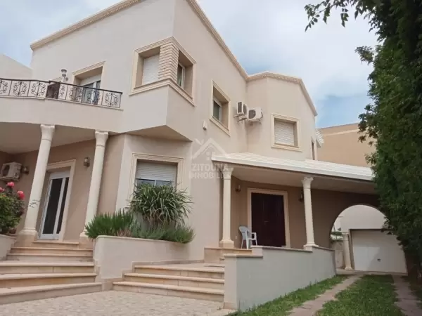 A vendre une belle villa à l'aouina