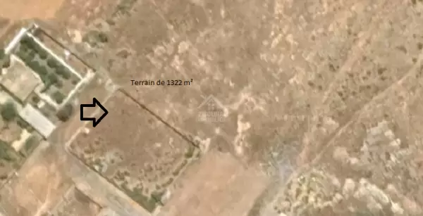 A Vendre un terrain de 1322 m²