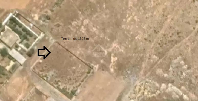 A Vendre un terrain de 1322 m²