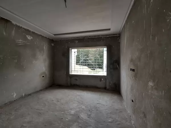 A Vendre une villa inachevée à Gammarth