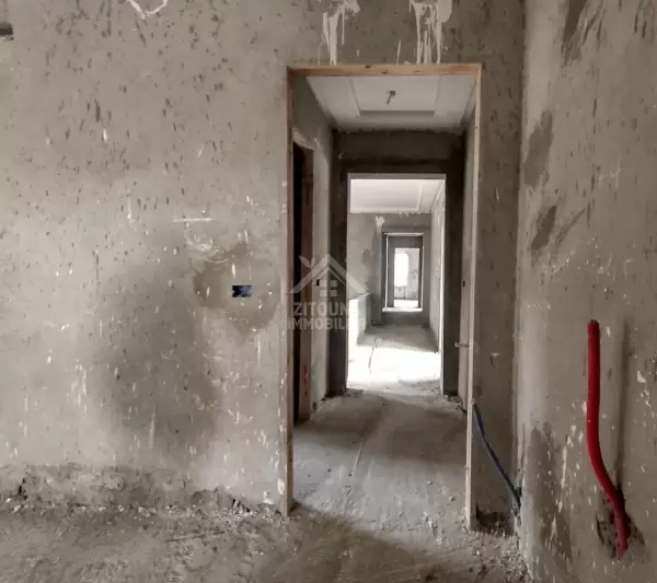 A Vendre une villa inachevée à Gammarth