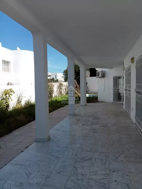 A louer une belle villa à Gammarth avec piscine