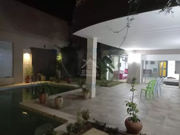A Louer un coquet studio à Riadh Andalous