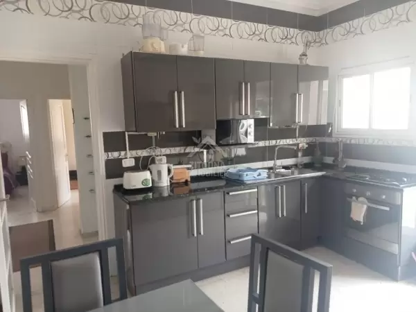 A Louer un spacieux appartement meublé à la Marsa Corniche