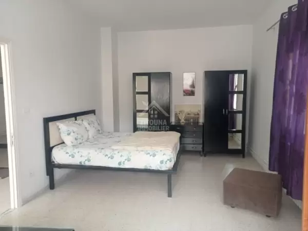 A Louer un spacieux appartement meublé à la Marsa Corniche
