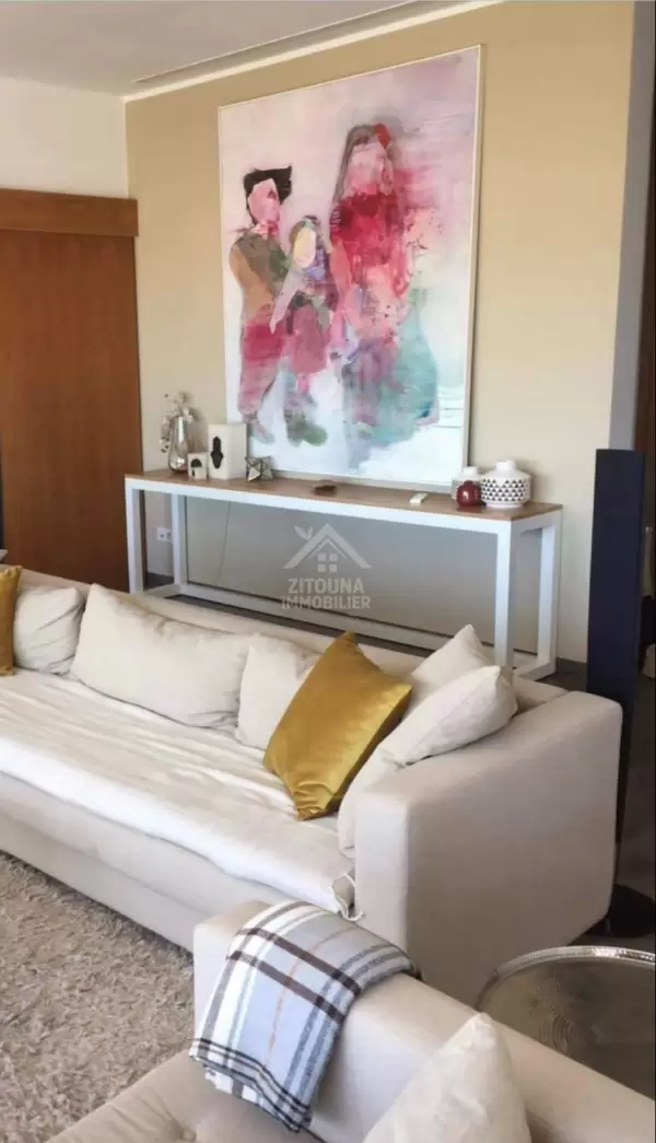 Appartement s+4 de haut standing à louer à la Marsa