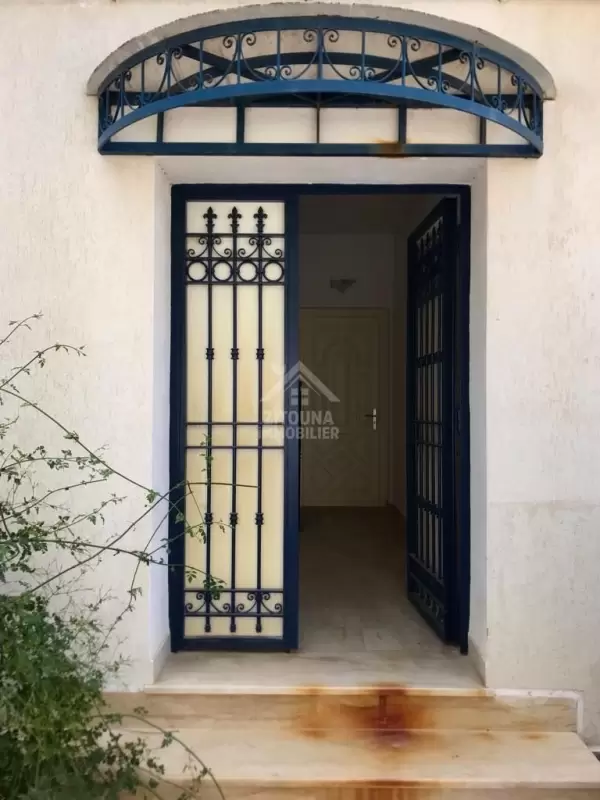 A Louer un appartement spacieux dans une petite résidence à Gammarth