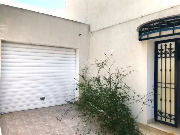A Louer un appartement spacieux dans une petite résidence à Gammarth