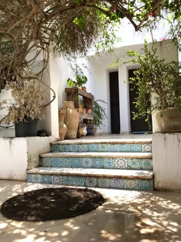 A LOUER Une maison meublée indépendante au RDC à la Marsa sidi Abdelaziz