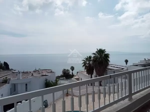 A louer un  étage de villa à Gammarth