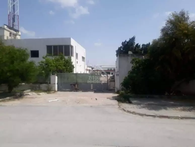 A Vendre  un Dépôt à Ben Arous