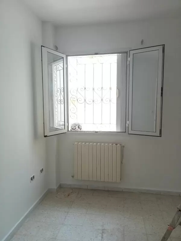A louer un appartement s+2 non meublé à la Marsa ville