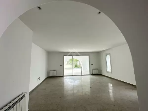 A louer une villa de charme avec piscine à la Soukra