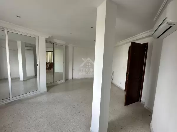 A louer une belle villa à la Marsa Ennassim