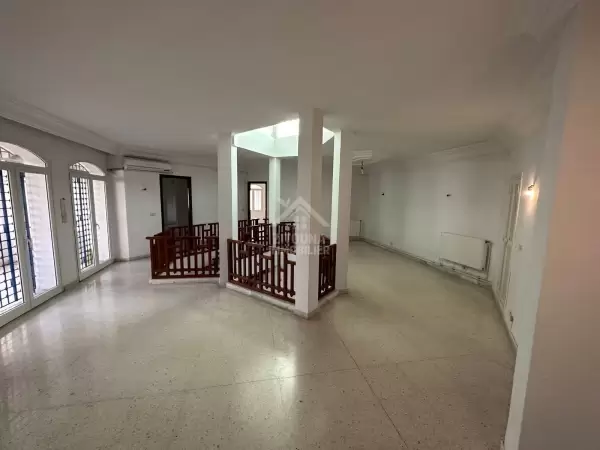 A louer une belle villa à la Marsa Ennassim