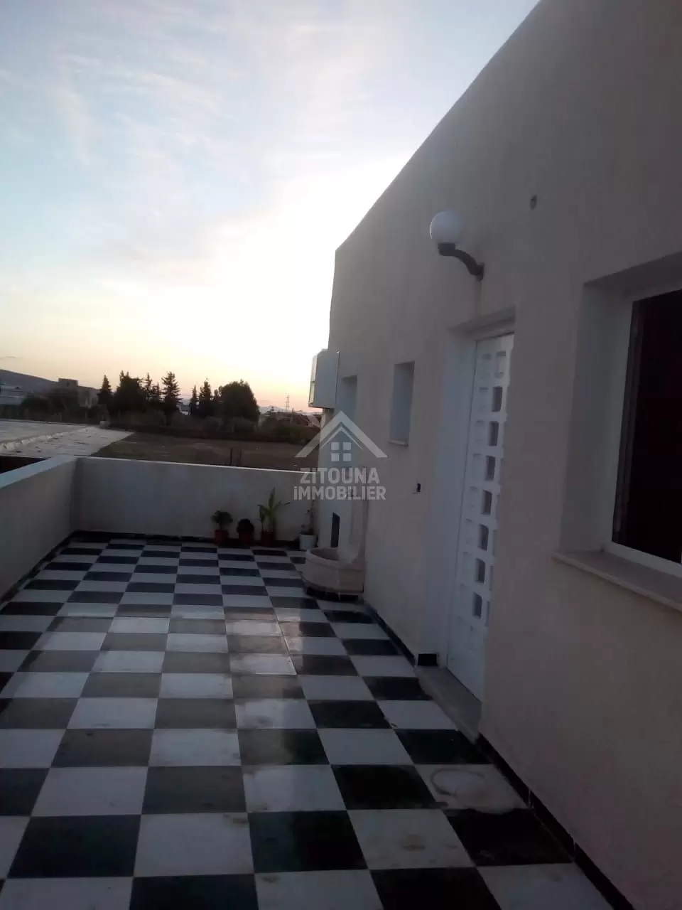 A Vendre un Immeuble R+1 à Tinja Bizerte